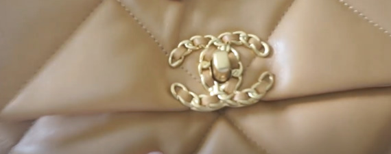 Сумка Chanel 19: как отличить оригинал от подделки