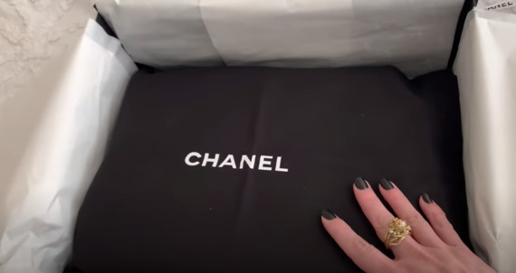 Сумка Chanel 19: как отличить оригинал от подделки